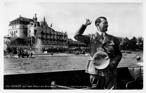 Adolf Hitler in front of the Hotel Dreesen in Bad Godesberg